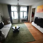 Daire 2 Bedroom Historical Downtown By The Sea *