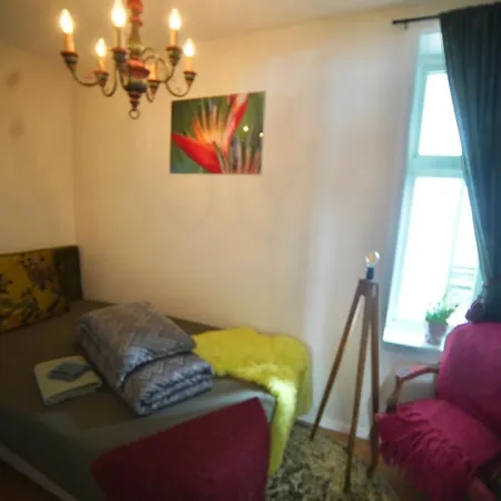2 Bedroom Historical Downtown By The Sea Apartment