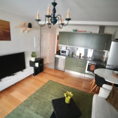 2 Bedroom Historical Downtown By The Sea Lejlighed Ålesund