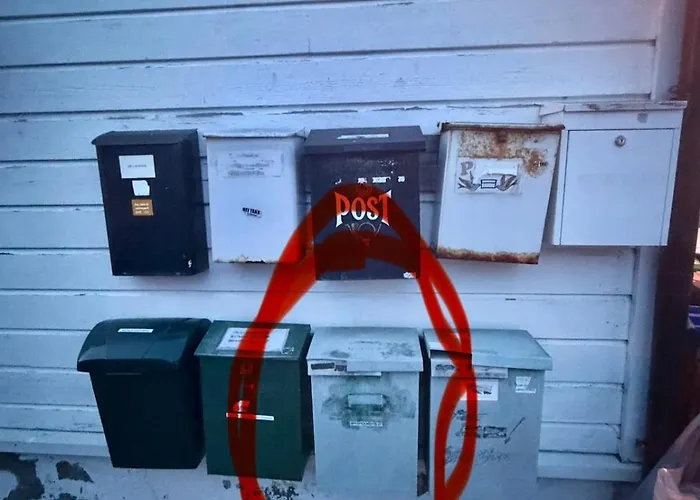 2 Bedroom Historical Downtown By The Sea *